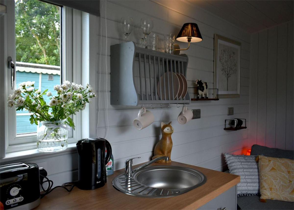 Riverview Lodges And Glamping Welshpool Kültér fotó